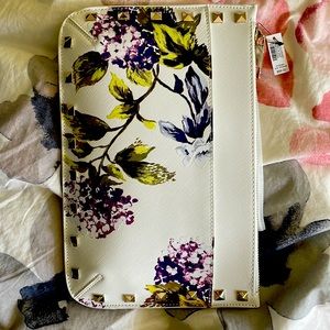 White House Black Market White/Hydrangea print zipper pouch